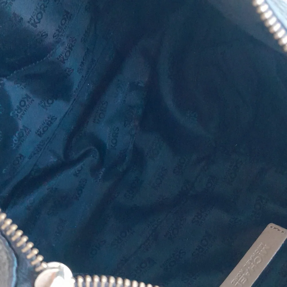 Michael Kors Jet Set Tote BLACK pebbled leather